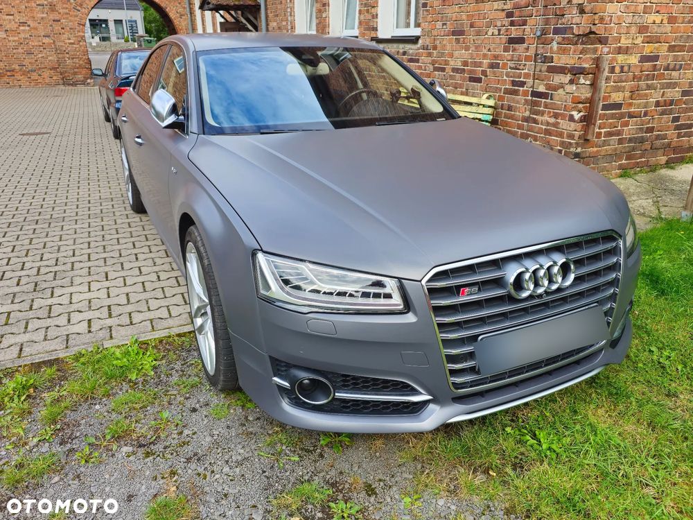 Audi S8 - 1