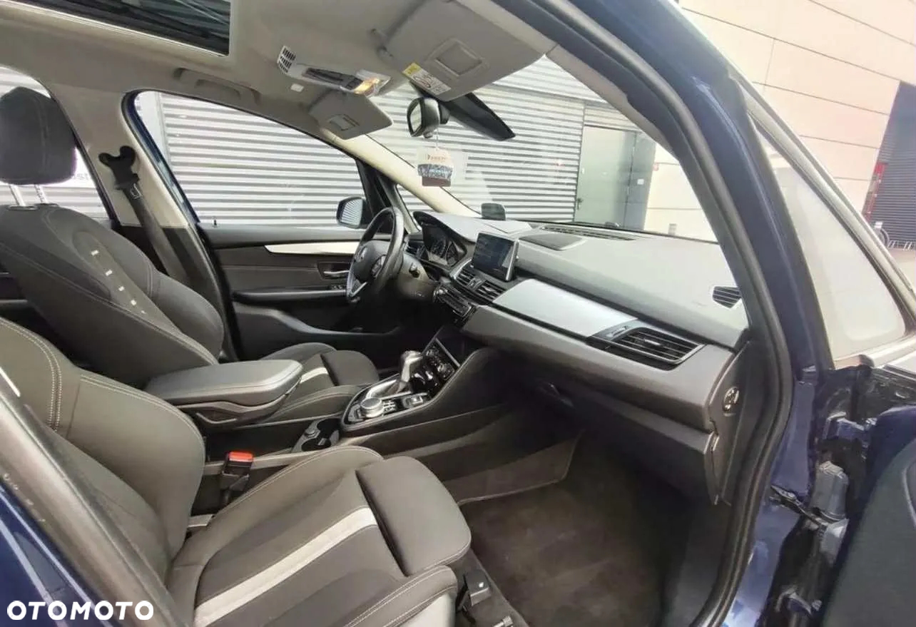 BMW Seria 2 218d - 11