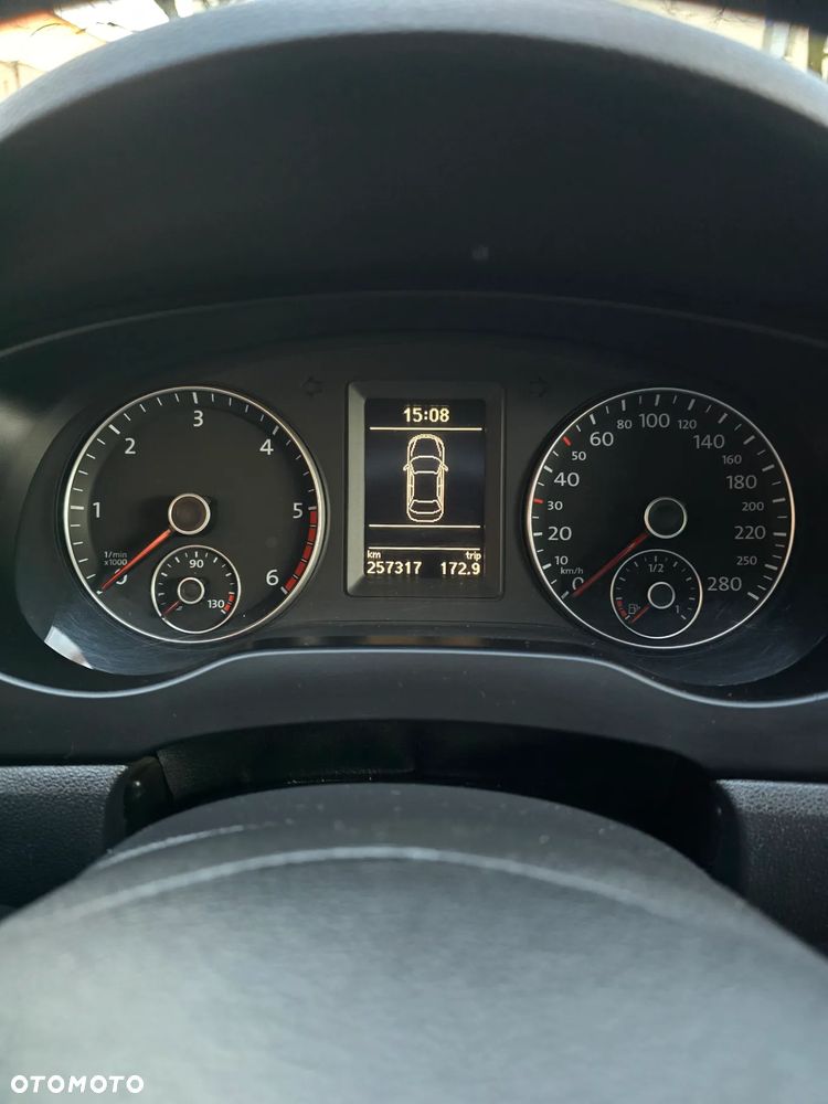 Volkswagen Jetta 1.6 TDI Match - 23