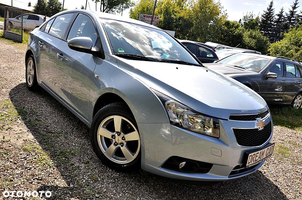 Chevrolet Cruze 1.6 LS+ - 10