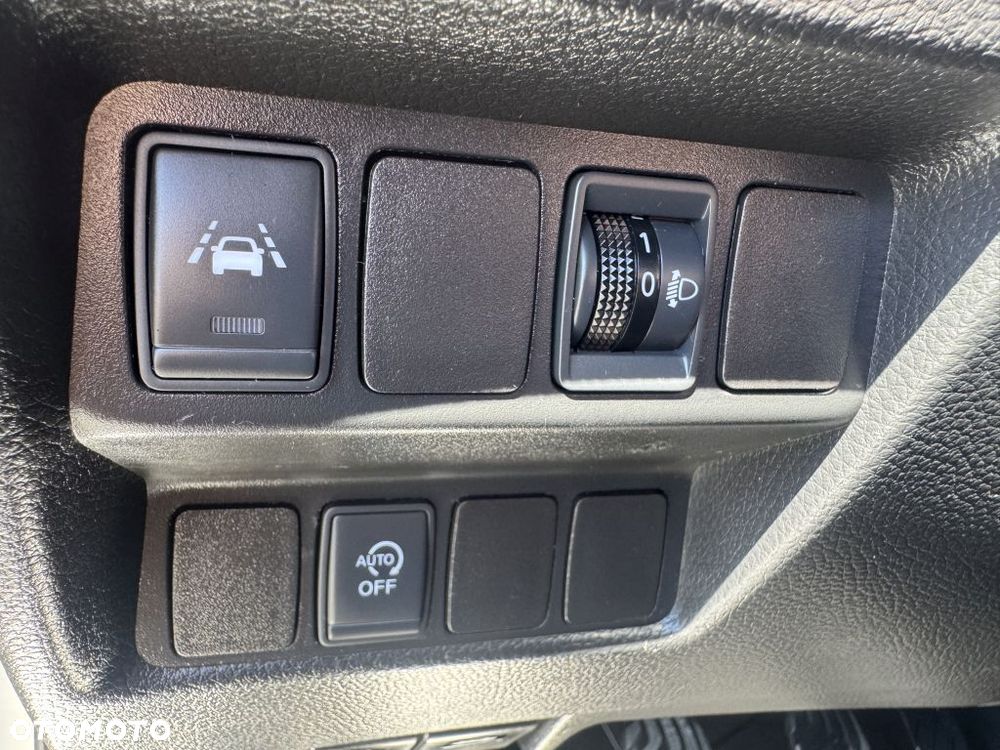 Nissan Qashqai 1.2 DIG-T N-Connecta EU6 - 14