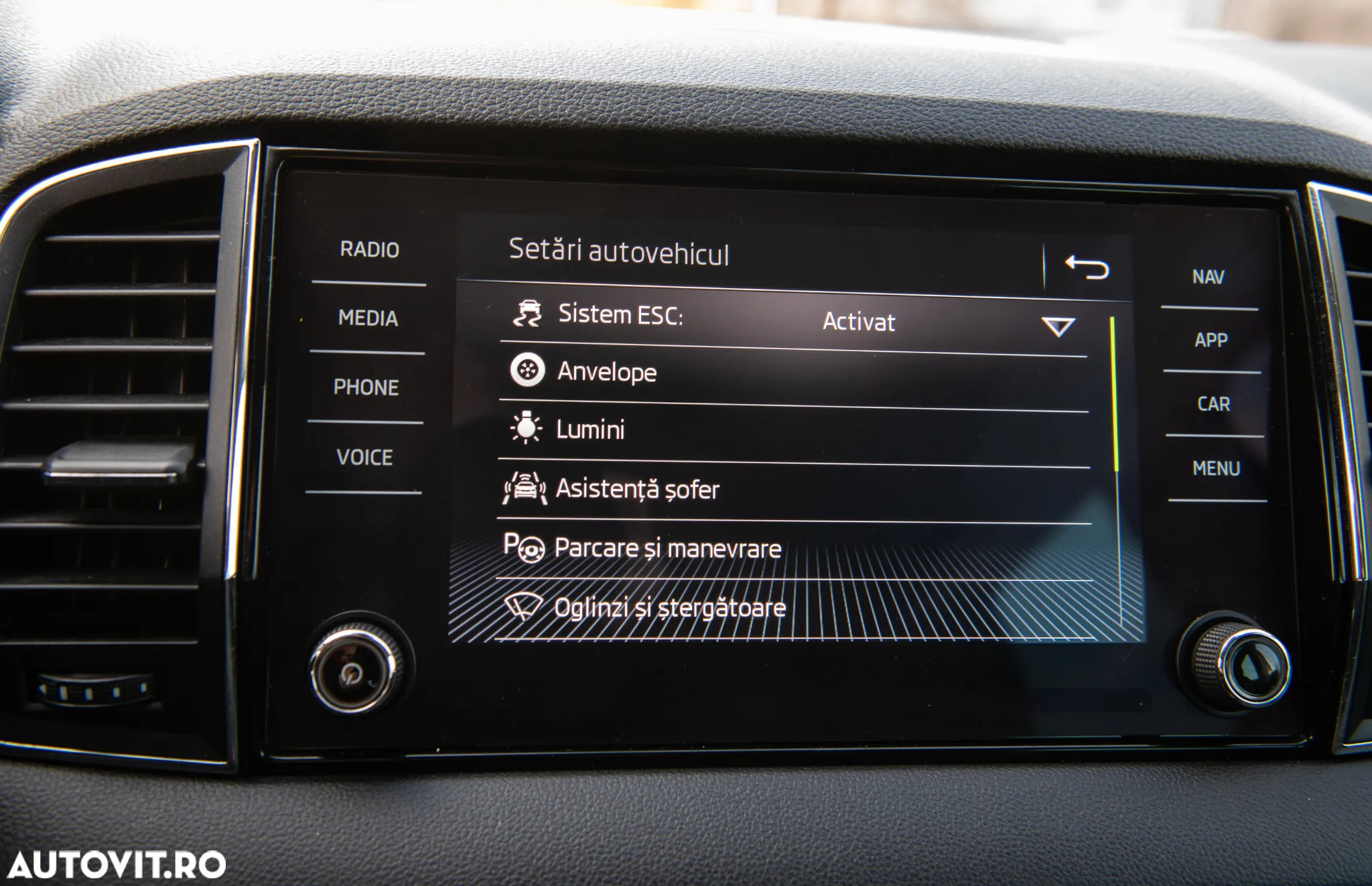 Skoda Karoq 2.0 TDI 4X4 DSG Ambition - 13
