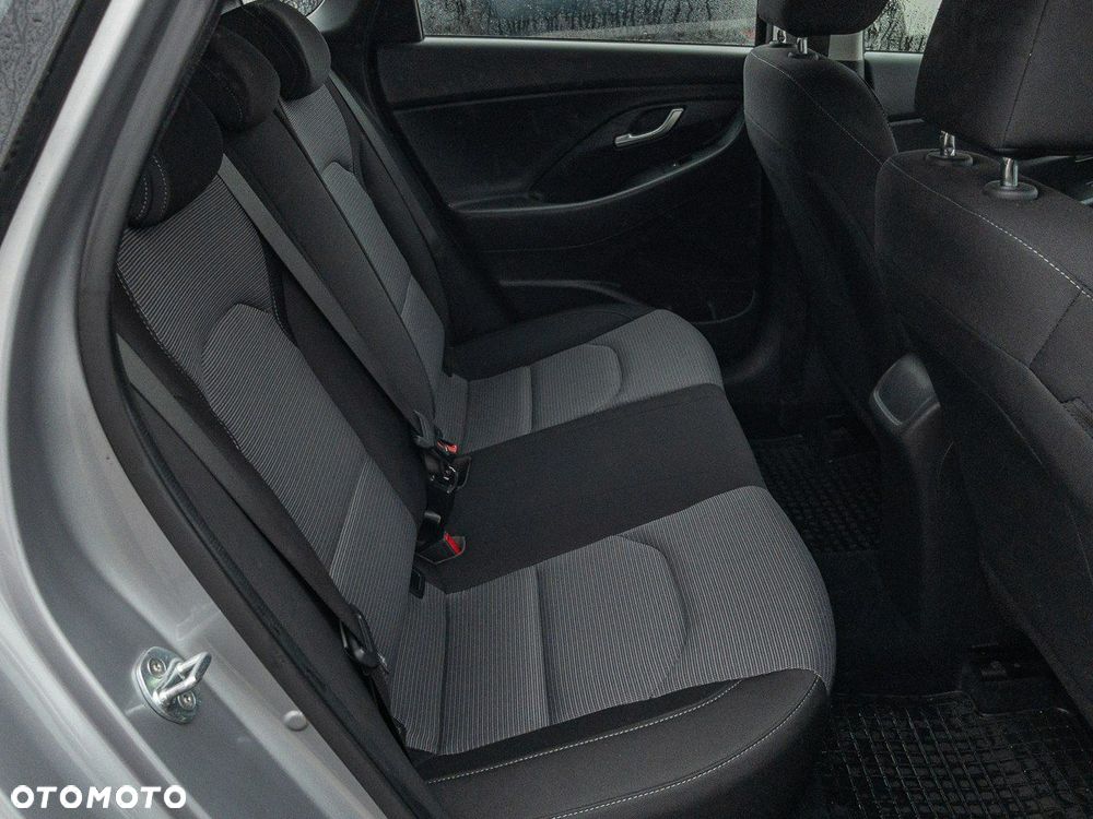 Hyundai i30 1.5 DPI Modern - 25