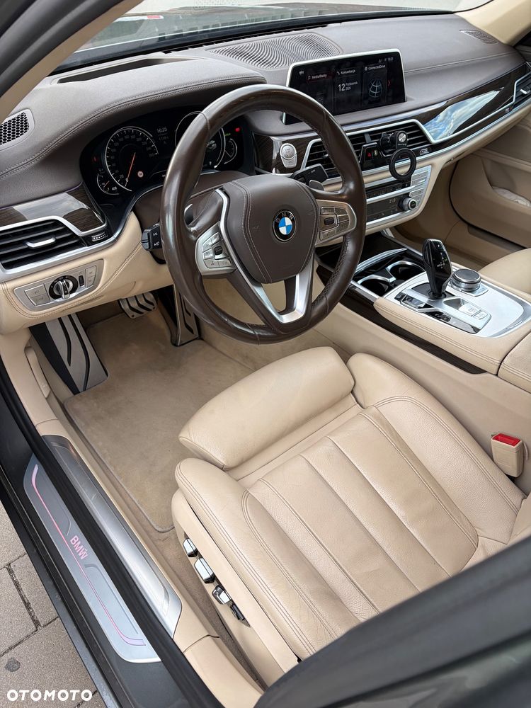 BMW Seria 7 - 20
