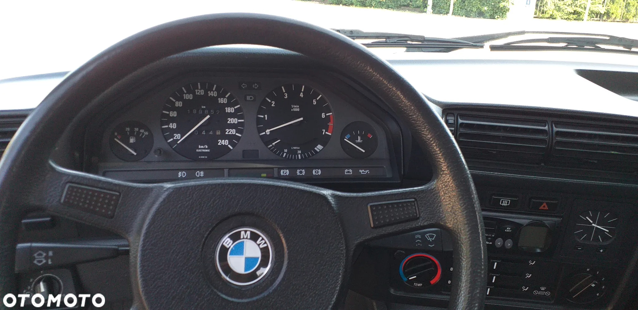 BMW Seria 3 318i - 21