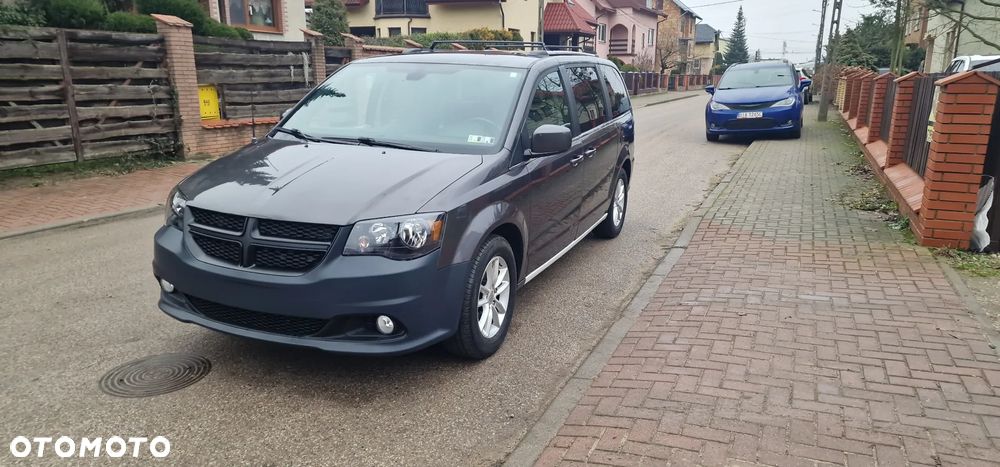 Dodge Grand Caravan - 8