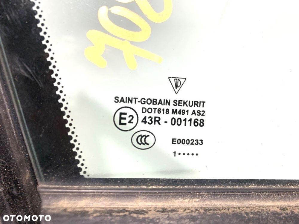 SZYBA PRAWA PRZÓD TRÓJKĄT  PORSCHE PANAMERA (970) 2009 - 2017 4.8 4S 294 kW [400 KM] benzyna 2009 - 4