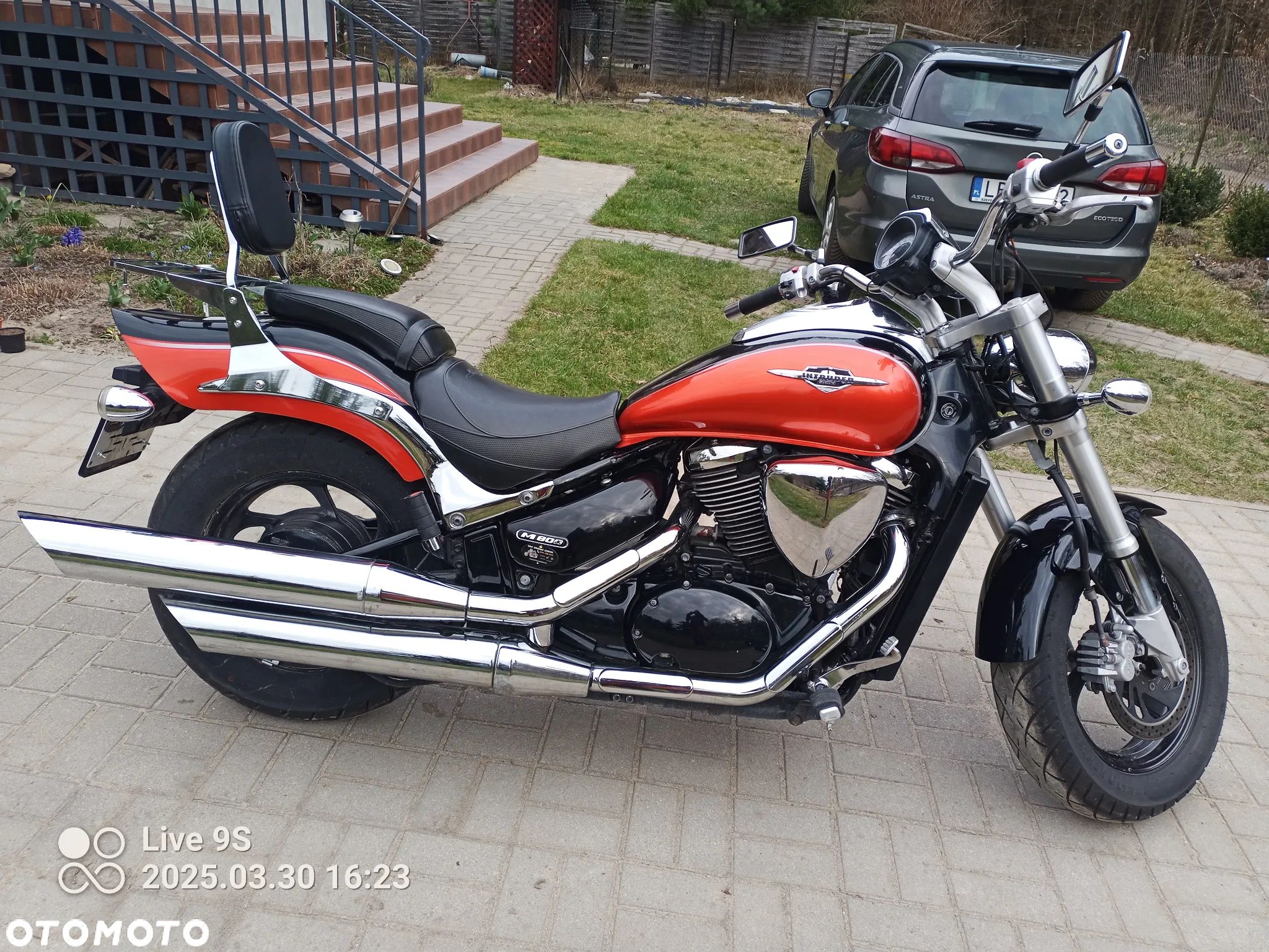 Suzuki Intruder - 1