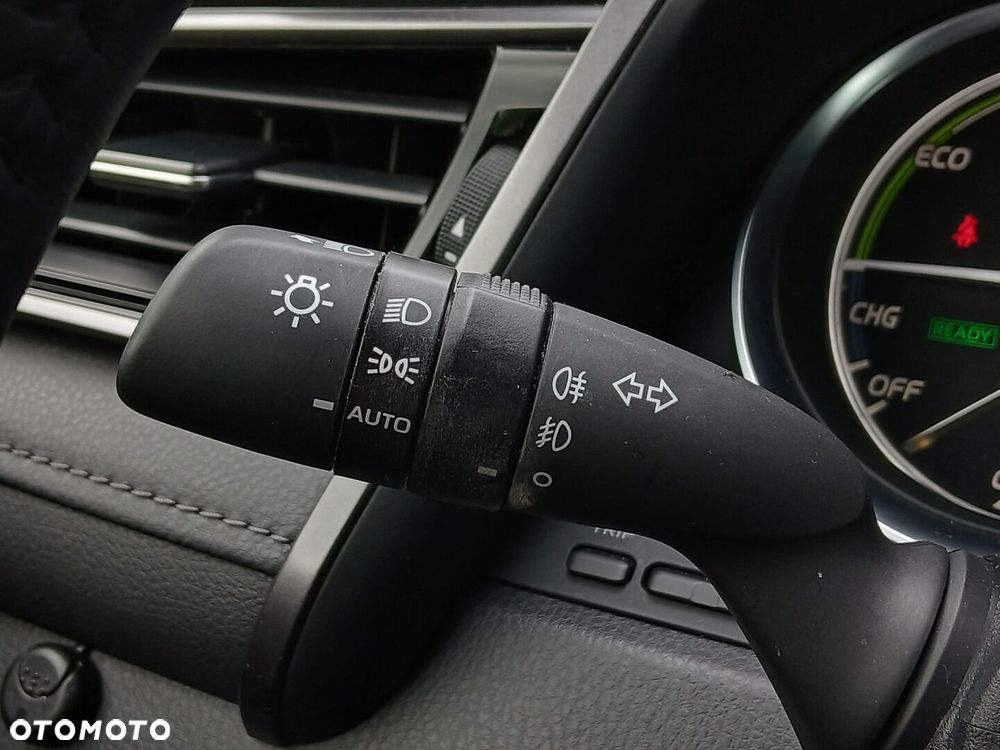 Toyota Camry 2.5 Hybrid Comfort CVT - 29