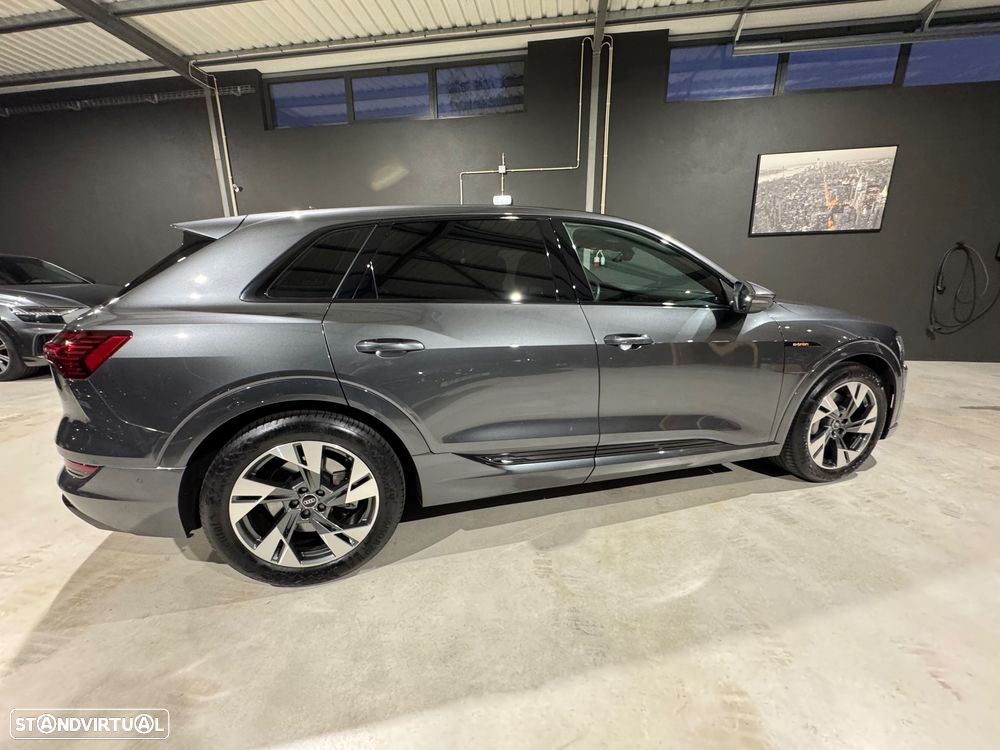 Audi e-tron 55 quattro S line - 12