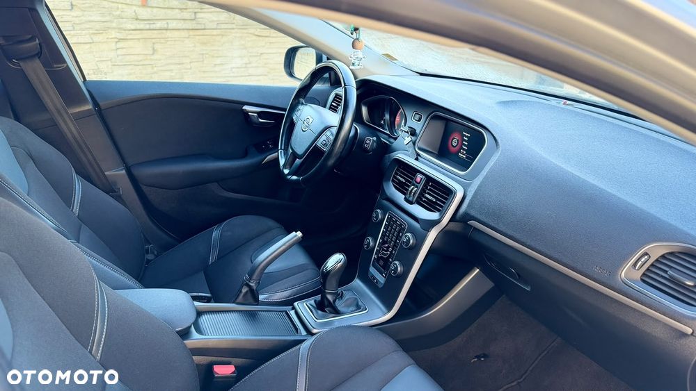 Volvo V40 - 27