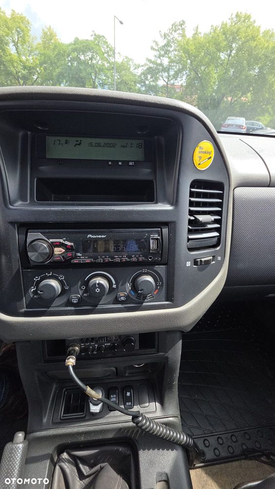 Mitsubishi Pajero - 18