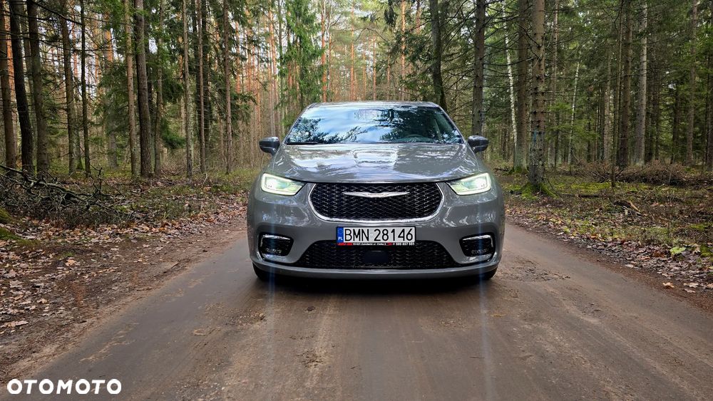 Chrysler Pacifica - 3