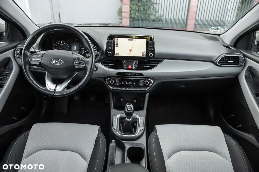 Hyundai i30 1.4 T-GDI Premiere Luxury - 26