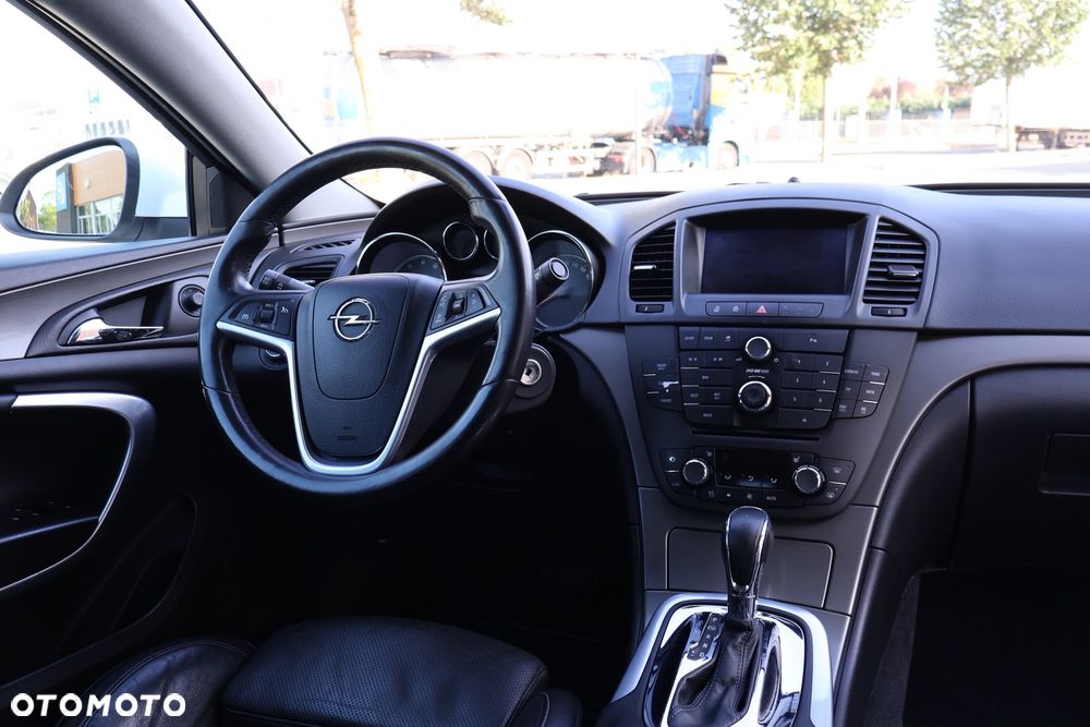 Opel Insignia - 25