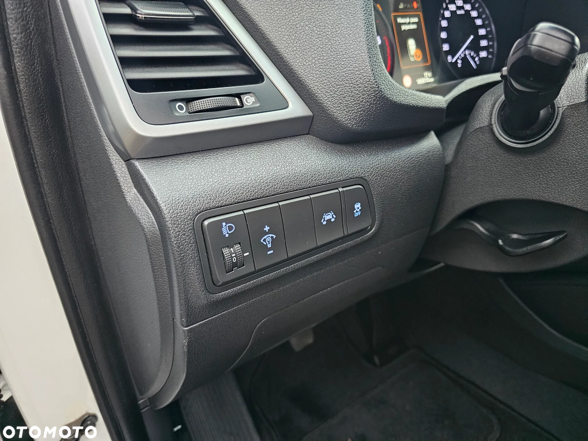 Hyundai Tucson 1.7 CRDI BlueDrive Comfort 2WD - 19