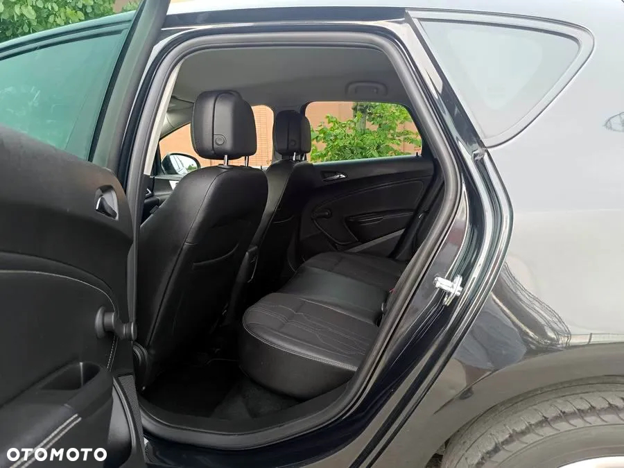 Opel Astra 1.4 Turbo 150 Jahre - 12