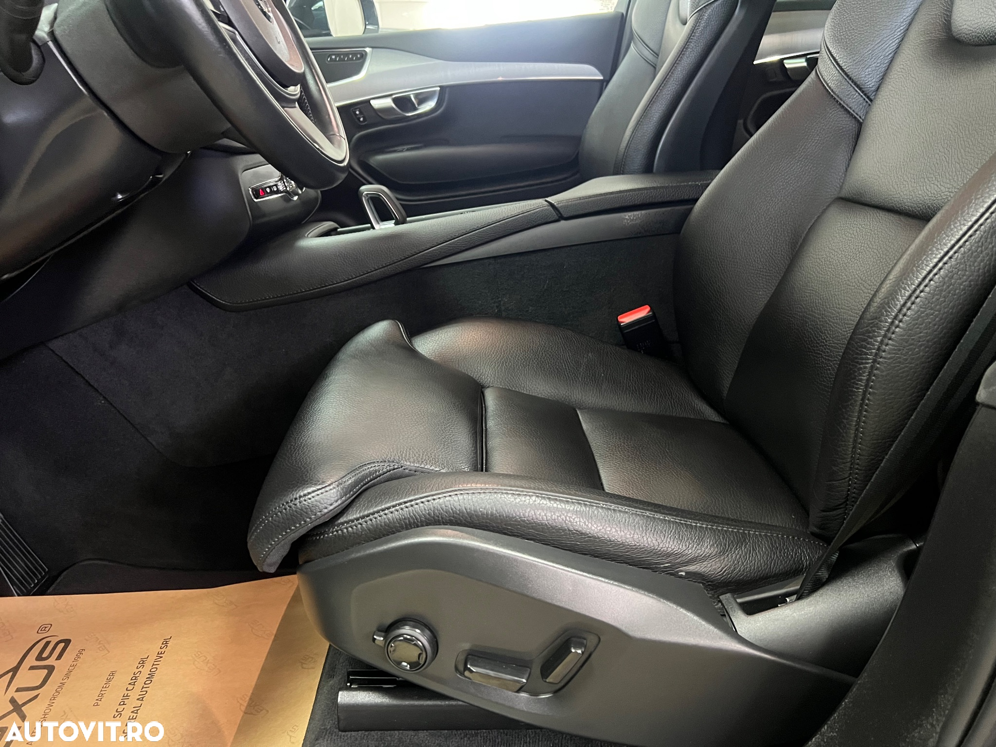 Volvo XC 90 T8 AWD Recharge Geartronic Inscription Edition - 26