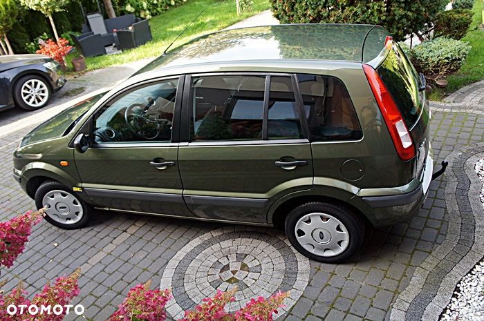 Ford Fusion - 28