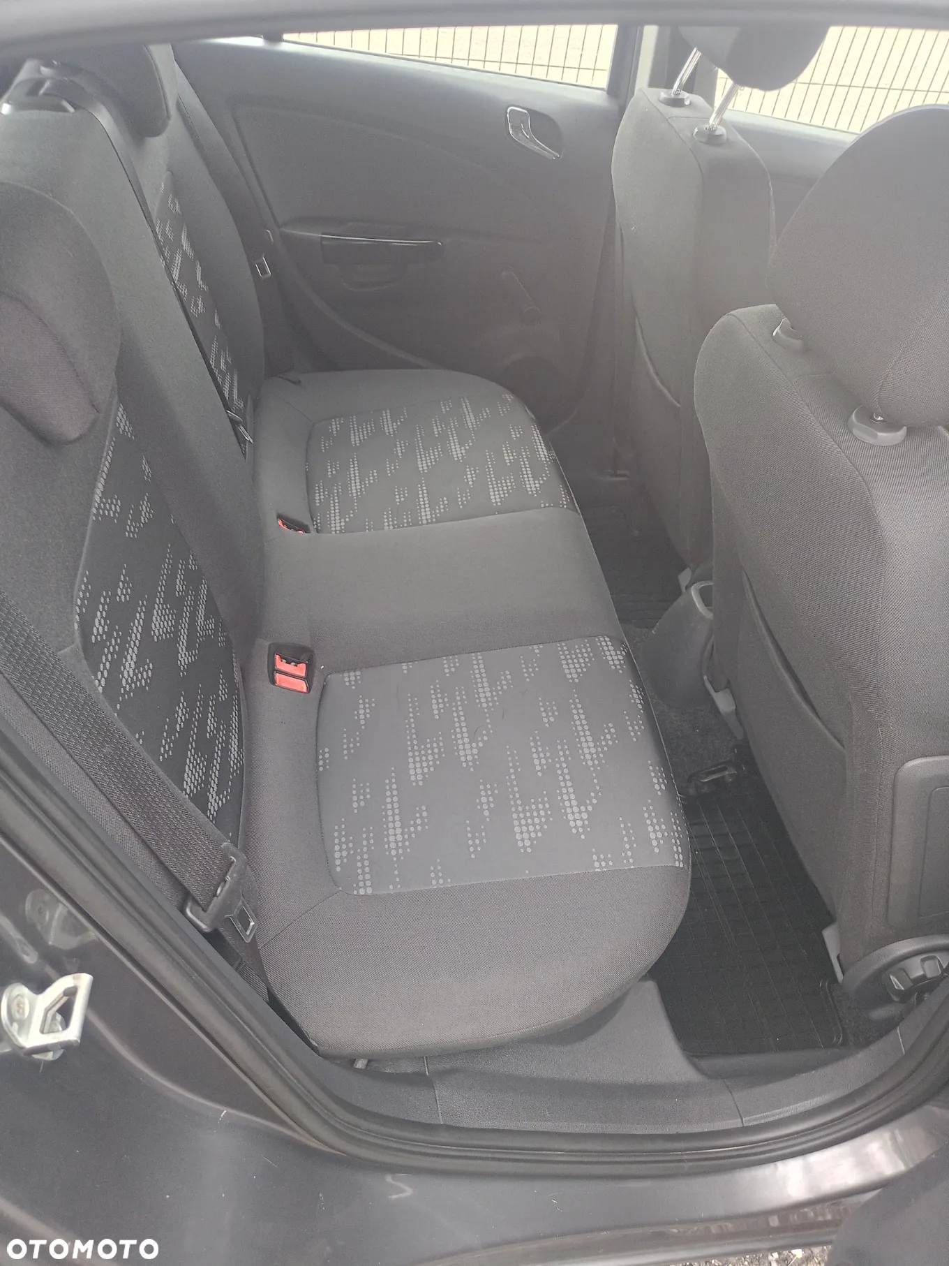 Opel Corsa 1.2 16V Enjoy - 10