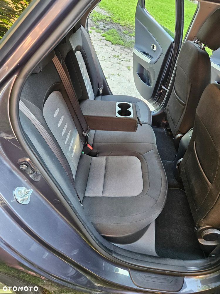 Kia Ceed 1.4 L - 25