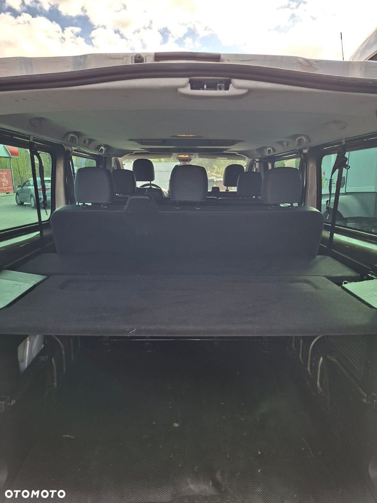 Renault Trafic Grand 2.0 dCi - 12