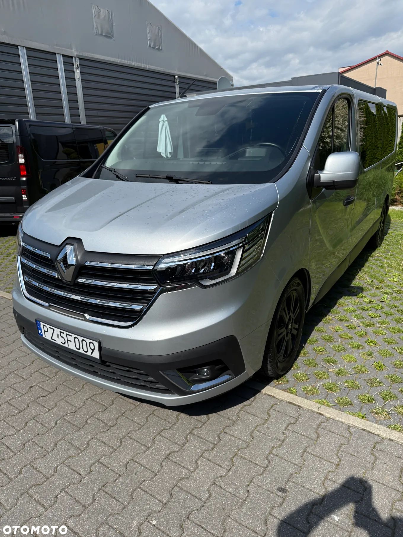 Renault Trafic 2.0 dCi L2H1 HD Extra (bryg.) - 1