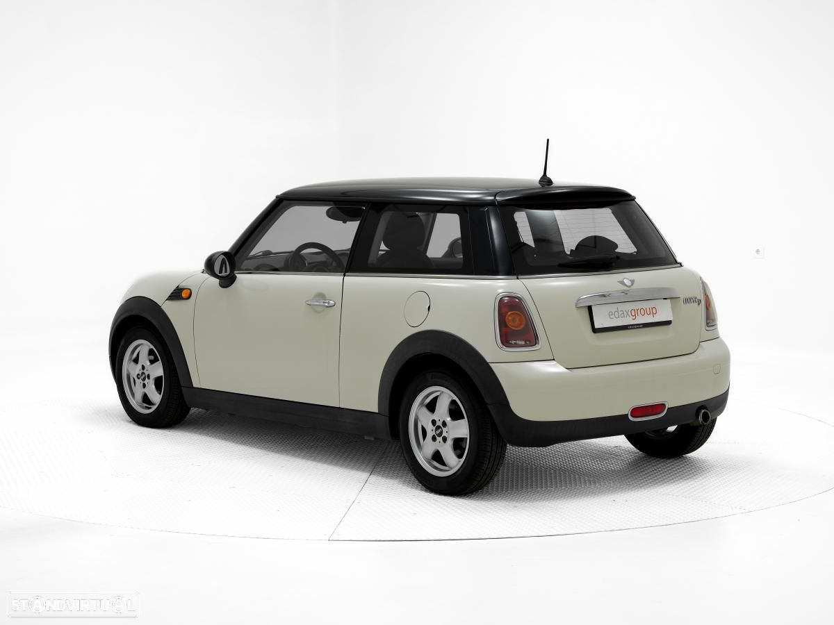 MINI 3 Portas Cooper D - 4