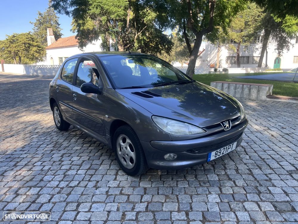 Peugeot 206 1.1 XR - 1