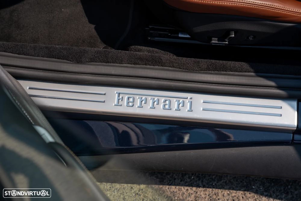 Ferrari Portofino M - 21