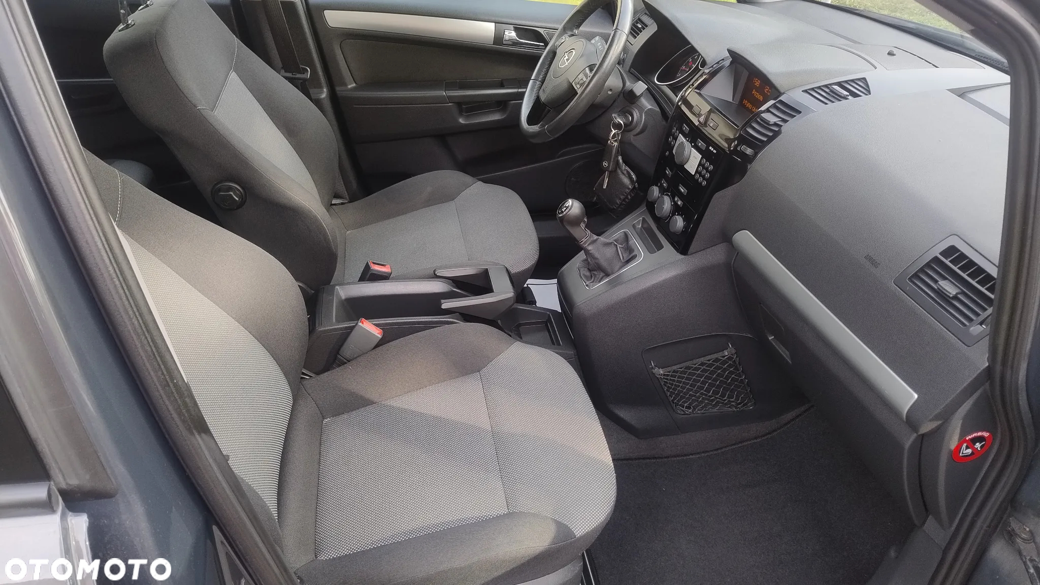 Opel Zafira 1.8 Cosmo - 14
