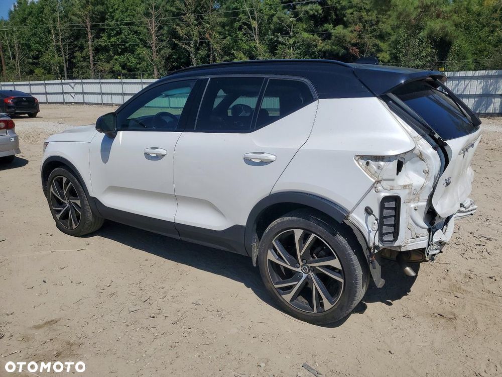 Volvo XC 40 B5 B AWD Geartronic RDesign - 2