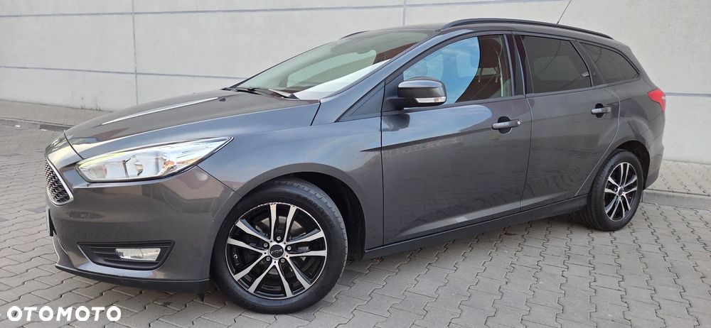 Ford Focus 1.0 EcoBoost Titanium - 4