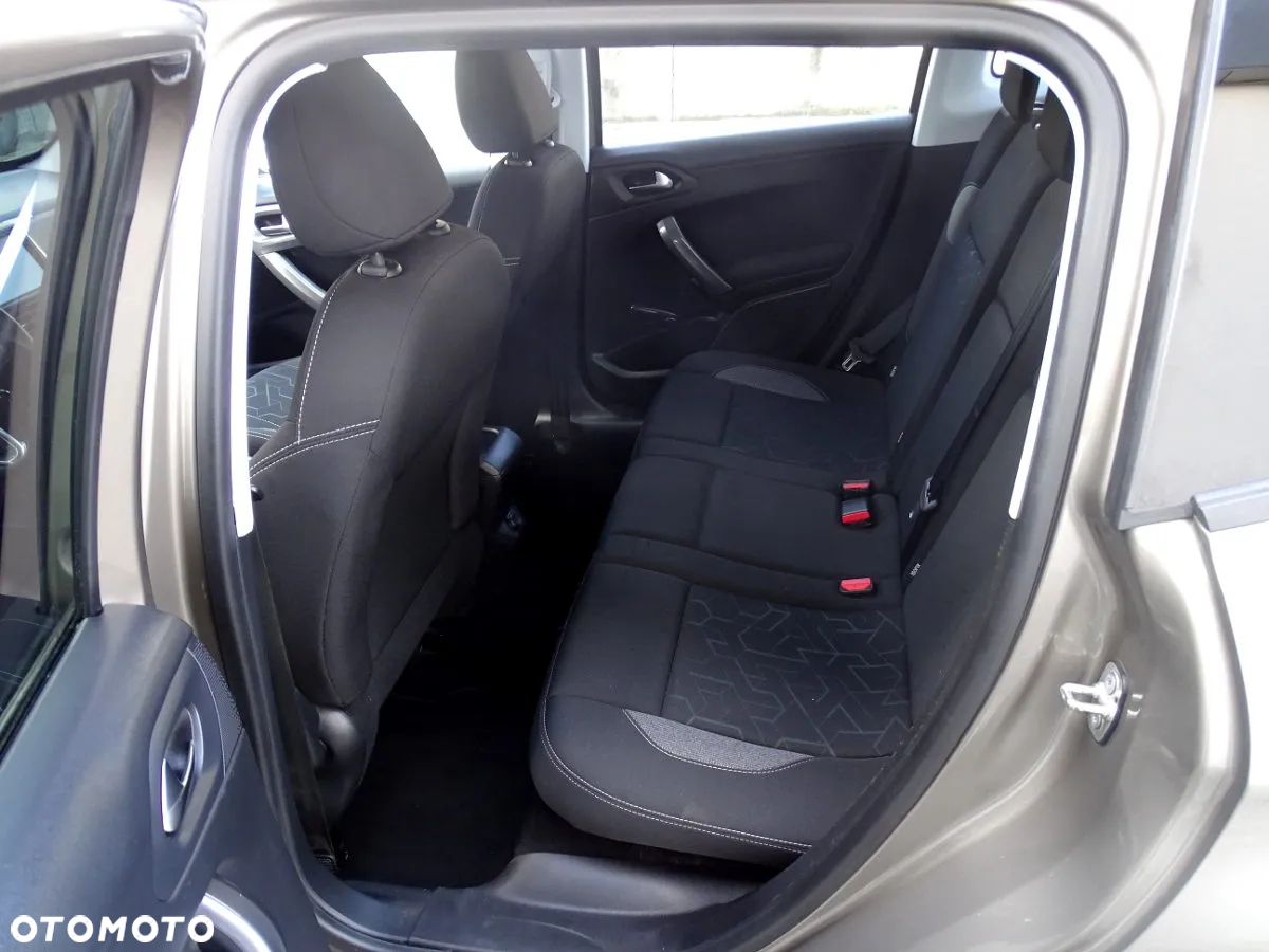 Peugeot 2008 1.6 BlueHDi Style - 12