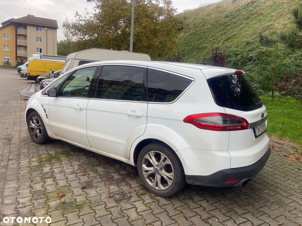 Ford S-Max - 17