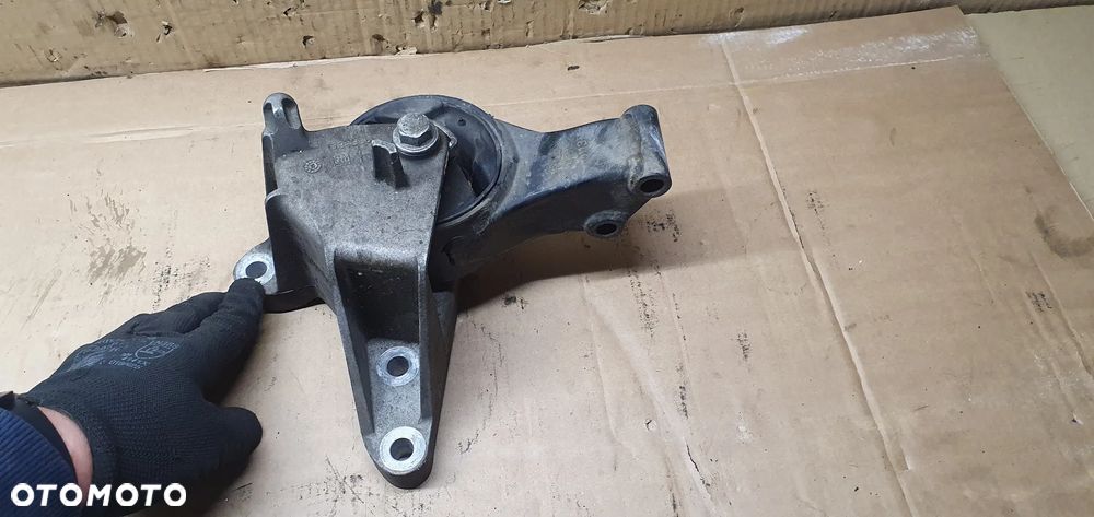 Łapa poduszka silnika Opel Zafira C 2.0 CDTI 13248665 - 1