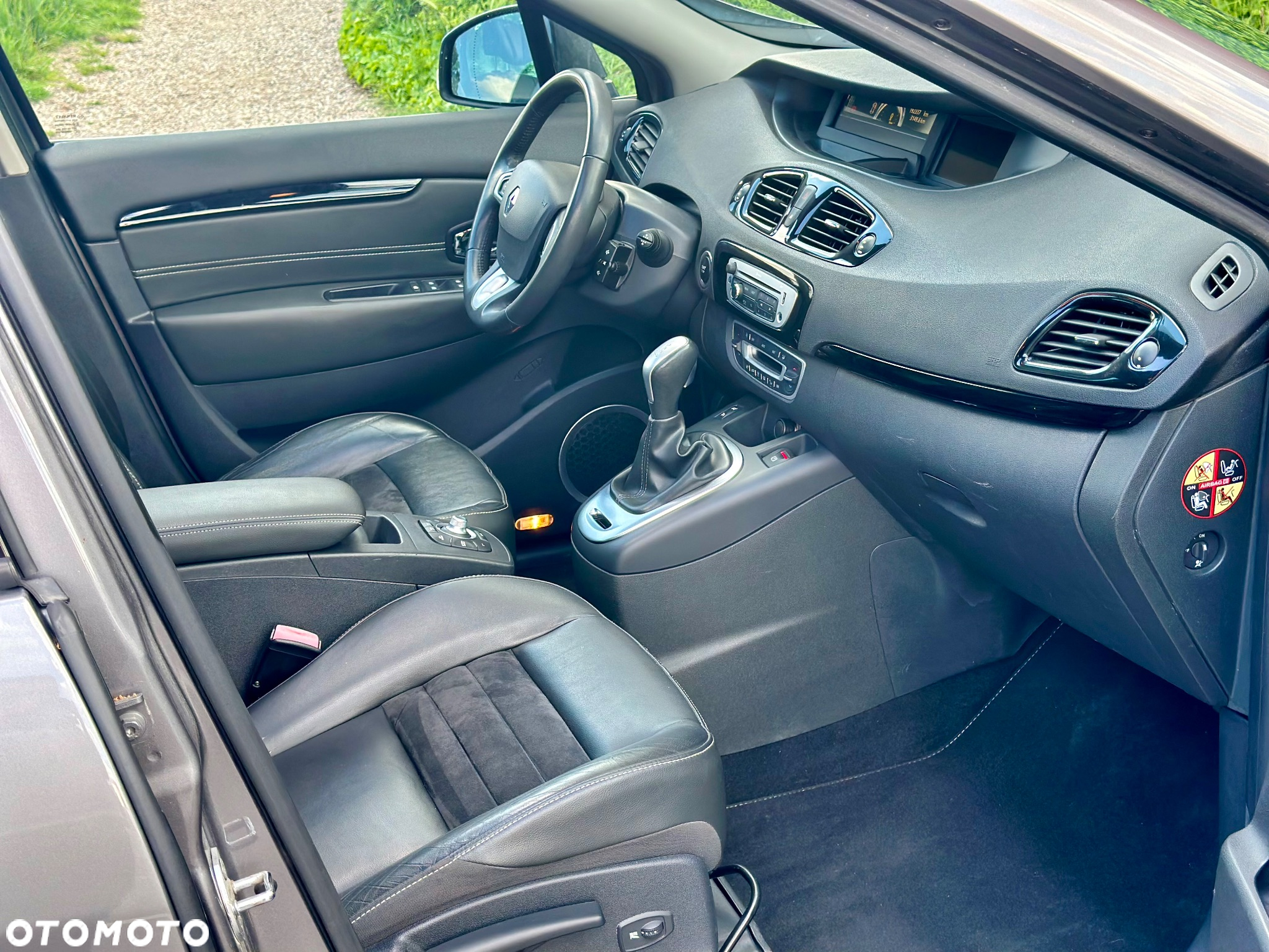 Renault Grand Scenic dCi 150 FAP Bose Edition - 11