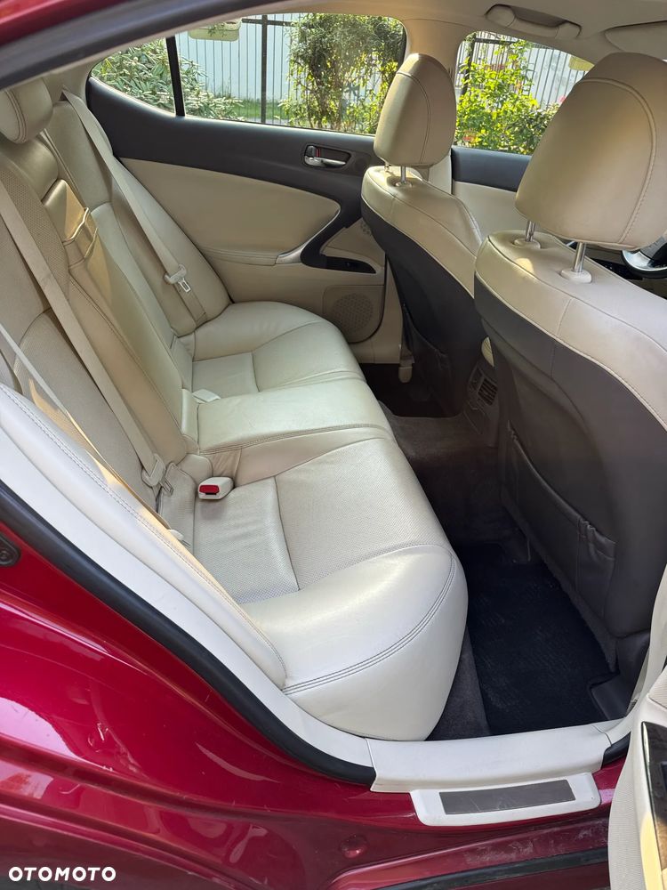Lexus IS 250 Prestige - 13