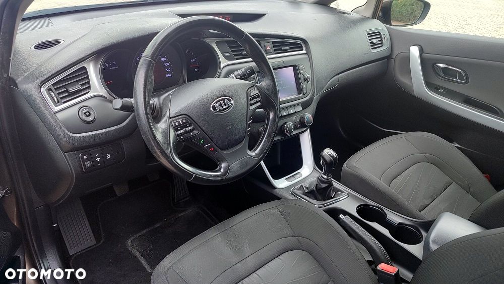 Kia Ceed 1.6 GDI Vision - 24