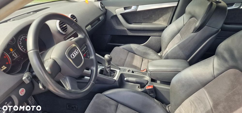 Audi A3 Sportback 2.0 TDI Ambiente - 26