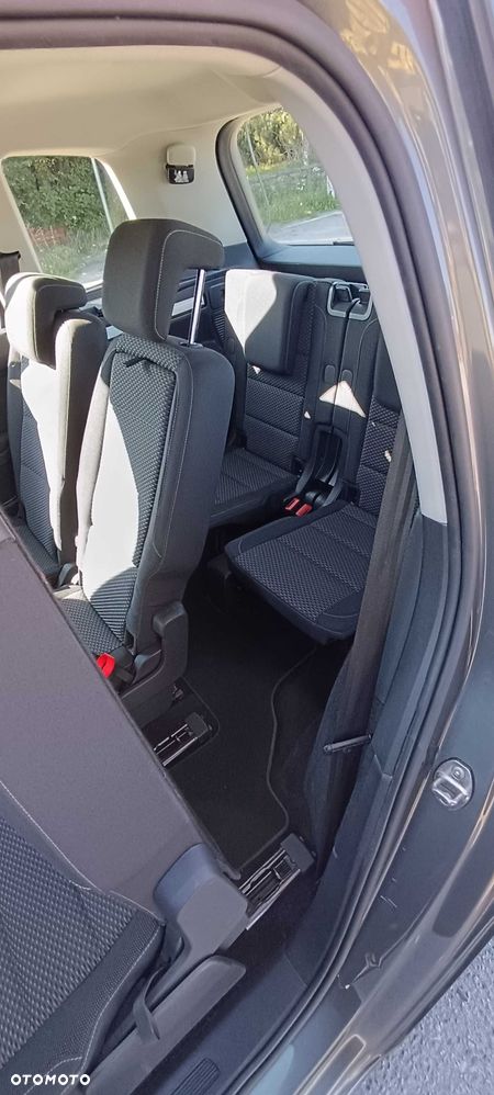 Volkswagen Touran - 6