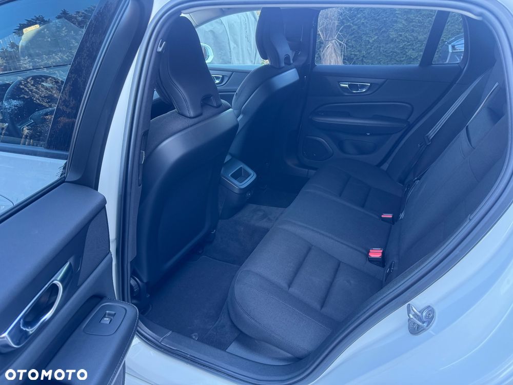 Volvo V60 B3 B Momentum Core - 10