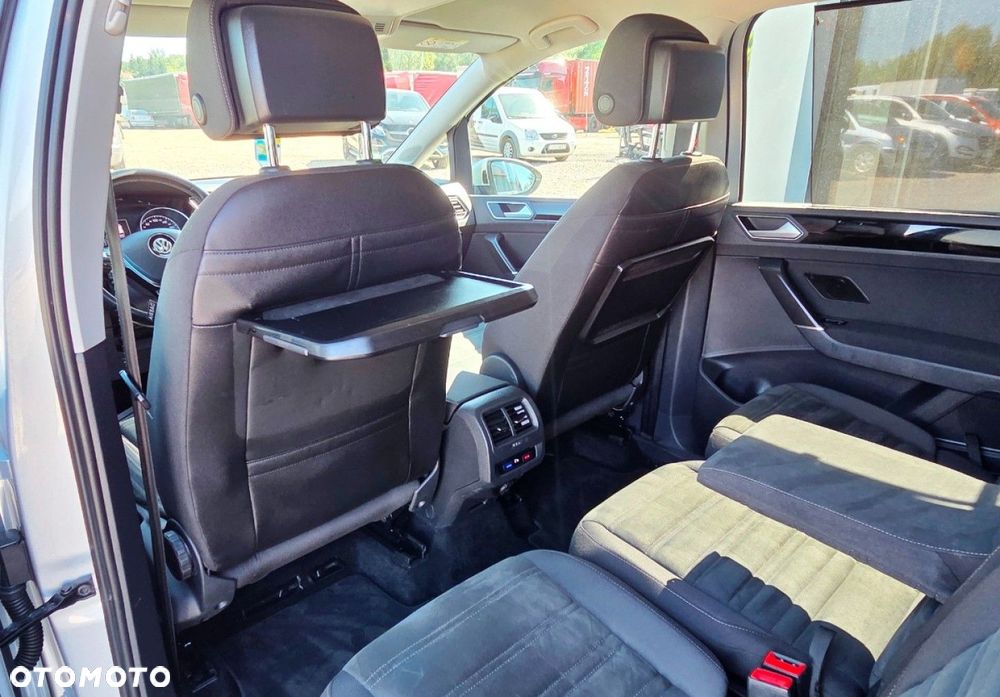 Volkswagen Touran - 22