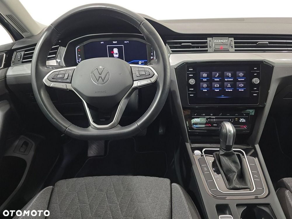 Volkswagen Passat - 10