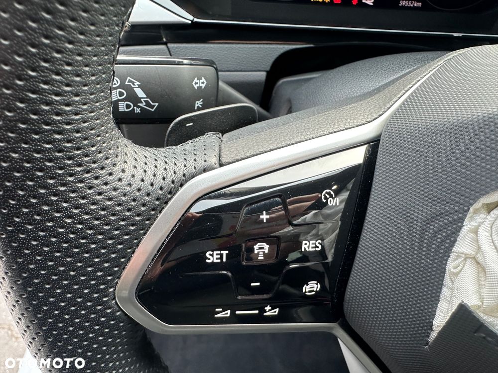 Volkswagen Arteon 2.0 TDI SCR DSG R-Line - 22