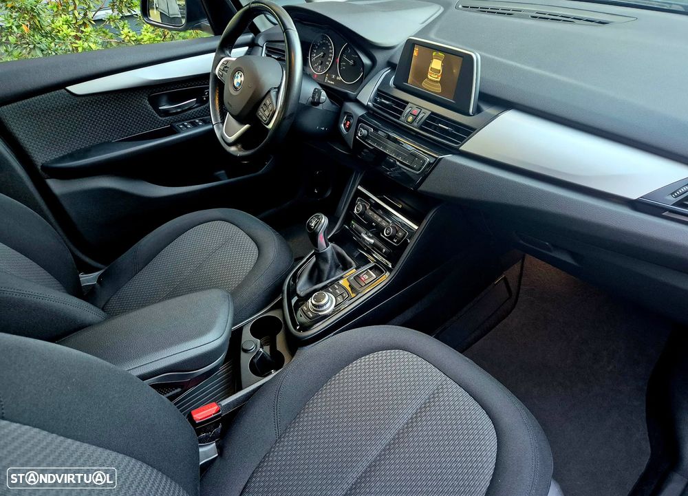 BMW 218 Active Tourer i Luxury Line - 38