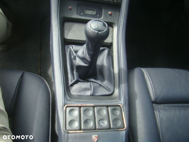 Porsche 928 - 21