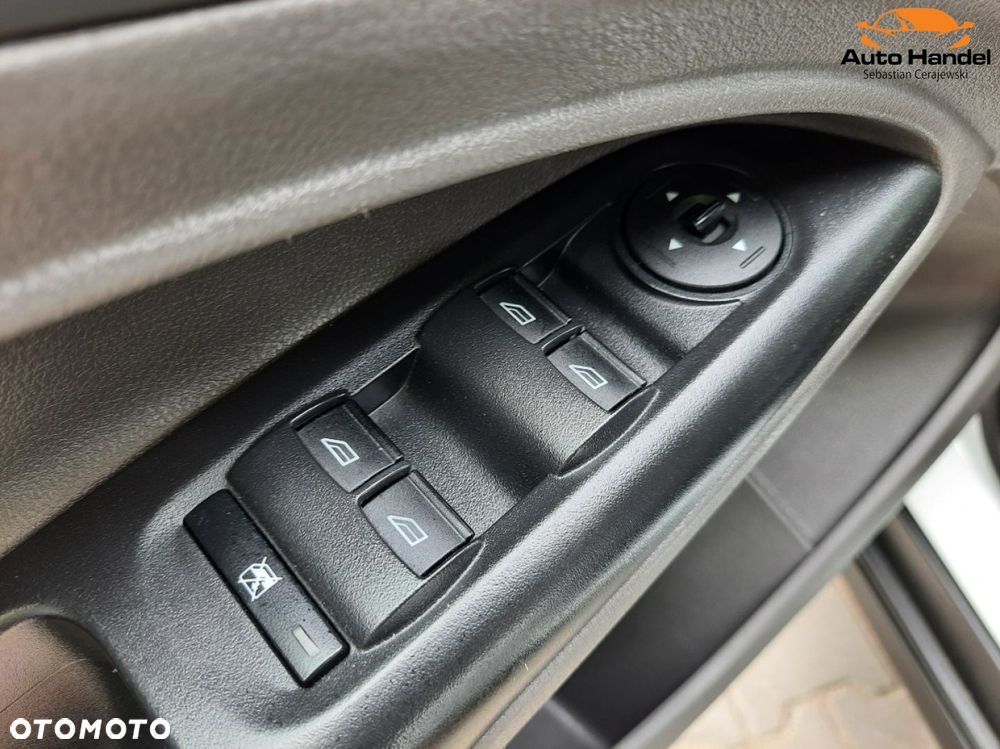 Ford Tourneo Connect - 38