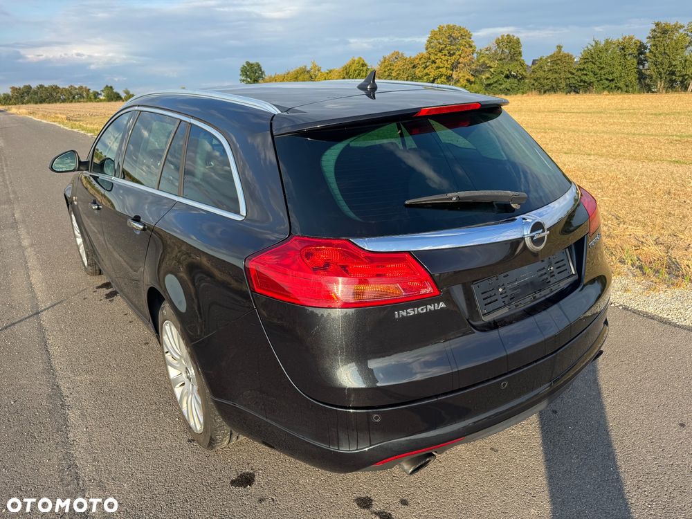 Opel Insignia 2.0 Turbo Sports Tourer 4x4 Automatik Cosmo - 30