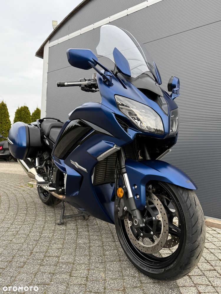 Yamaha FJR - 10